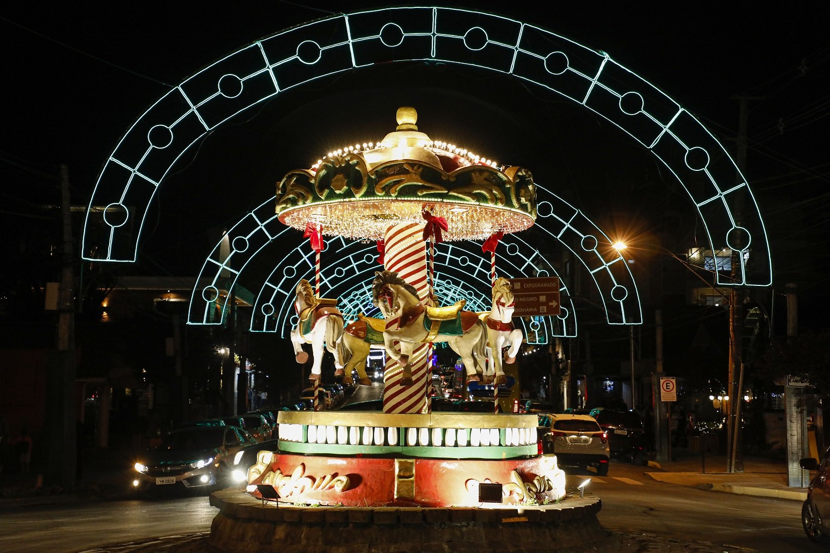 Imagem do carrossel decorativo no Natal Luz de Gramado.